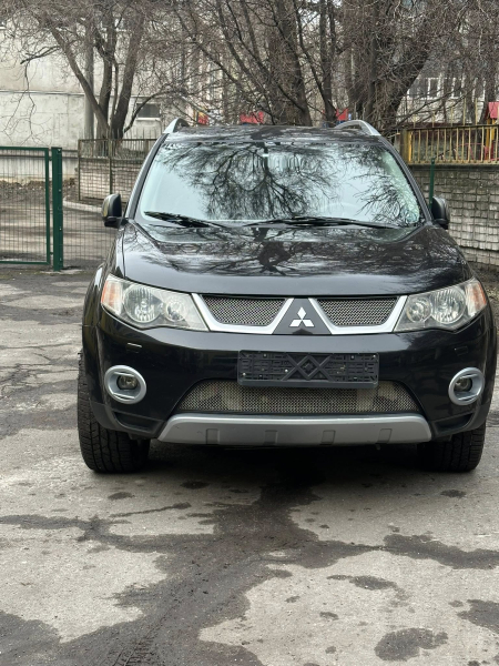 Освітяни Кам&rsquo;янського передали захисникам 53-й автомобіль