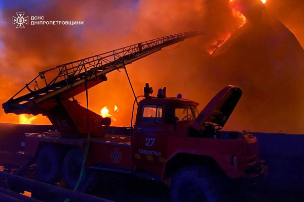 Ворог ударив по рятувальниках, які працювали на місці атаки на Самарівщині