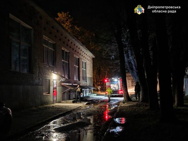 Ворог завдав удару по Дніпру: постраждали жінка та двоє дітей