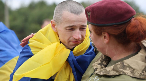 Великоднє повернення: з російського полону визволено 182 українці