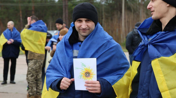 Великоднє повернення: з російського полону визволено 182 українці